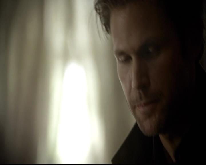 VampireDiariesWorld-dot-org_2x03BadMoonRising0737.jpg