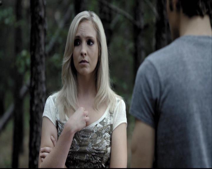 VampireDiariesWorld-dot-org_2x03BadMoonRising0855.jpg