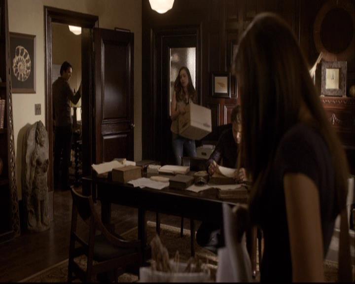 VampireDiariesWorld-dot-org_2x03BadMoonRising0873.jpg