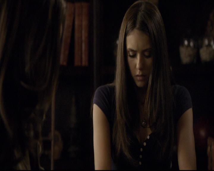 VampireDiariesWorld-dot-org_2x03BadMoonRising0884.jpg