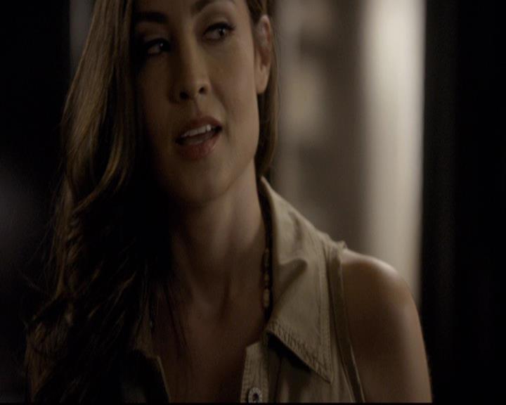 VampireDiariesWorld-dot-org_2x03BadMoonRising0906.jpg