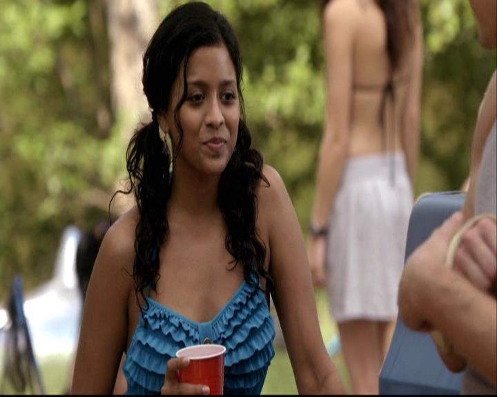 VampireDiariesWorld-dot-org_2x03BadMoonRising1006.jpg