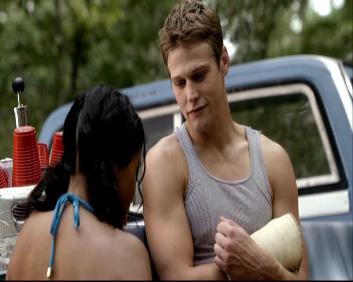 VampireDiariesWorld-dot-org_2x03BadMoonRising1007.jpg