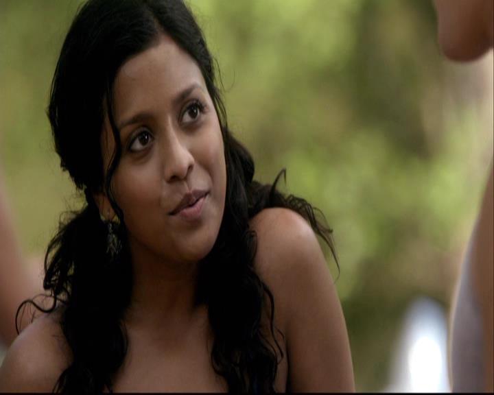 VampireDiariesWorld-dot-org_2x03BadMoonRising1009.jpg