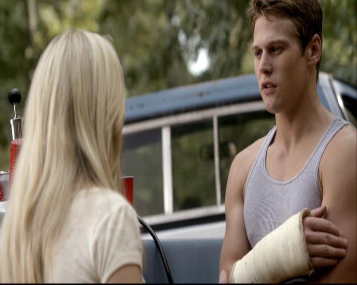 VampireDiariesWorld-dot-org_2x03BadMoonRising1031.jpg