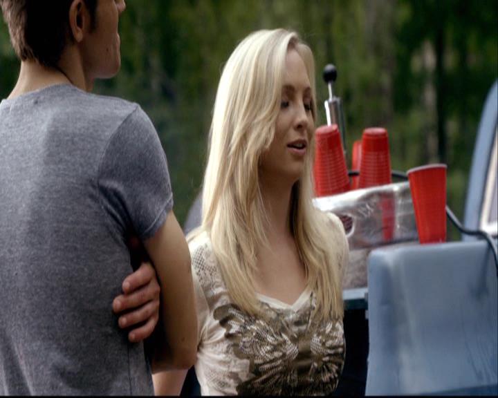 VampireDiariesWorld-dot-org_2x03BadMoonRising1070.jpg