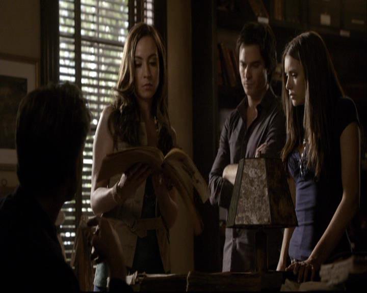 VampireDiariesWorld-dot-org_2x03BadMoonRising1101.jpg