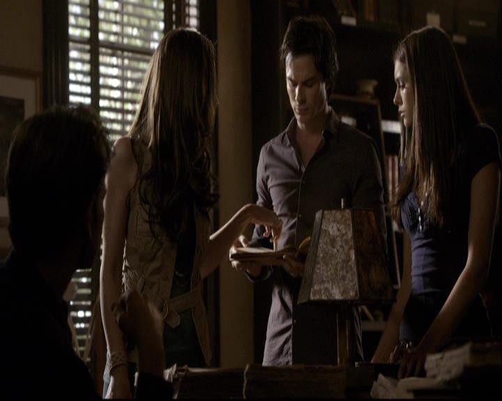 VampireDiariesWorld-dot-org_2x03BadMoonRising1108.jpg