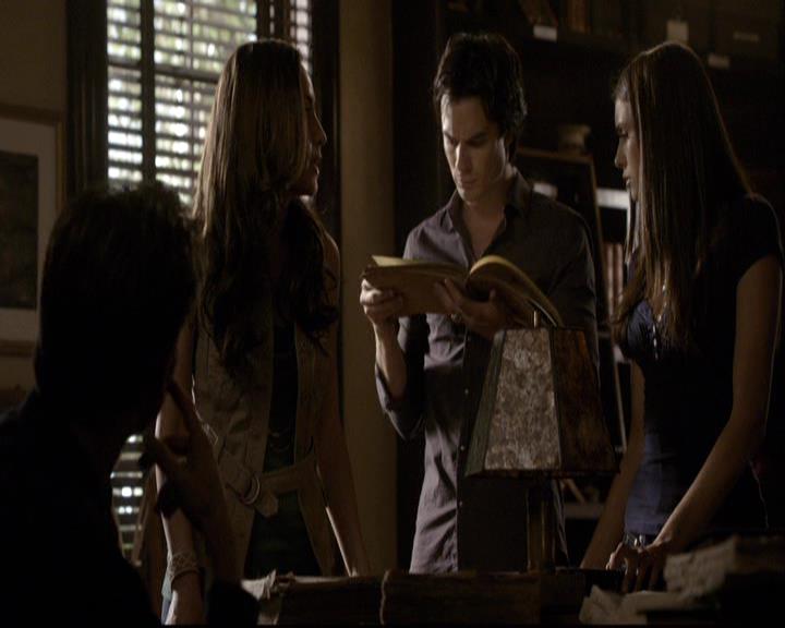 VampireDiariesWorld-dot-org_2x03BadMoonRising1109.jpg