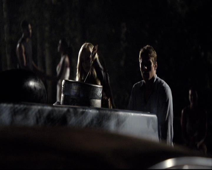 VampireDiariesWorld-dot-org_2x03BadMoonRising1231.jpg