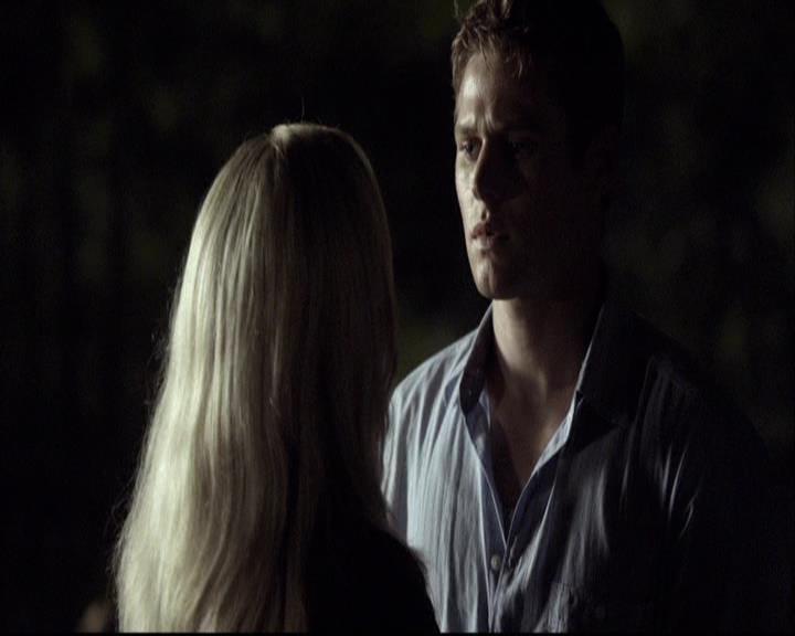 VampireDiariesWorld-dot-org_2x03BadMoonRising1249.jpg