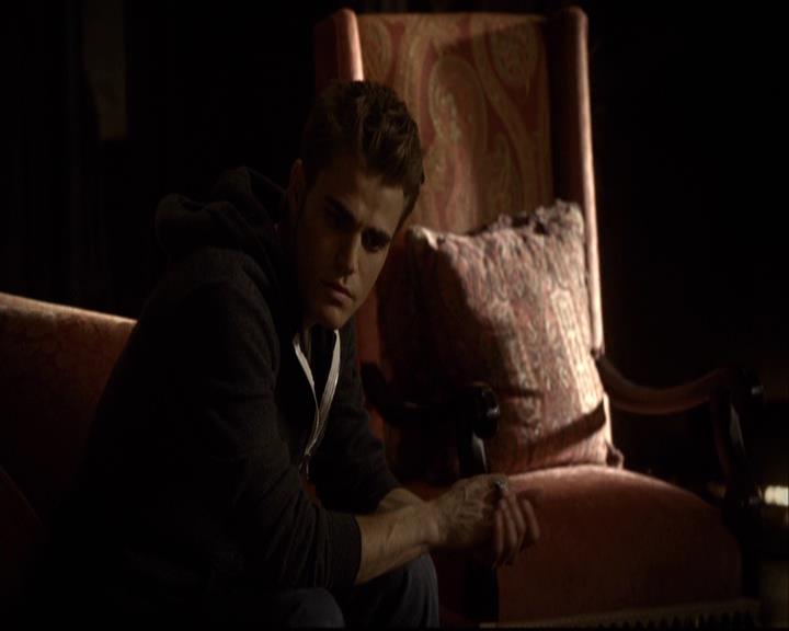 VampireDiariesWorld-dot-org_2x04MemoryLane0434.jpg