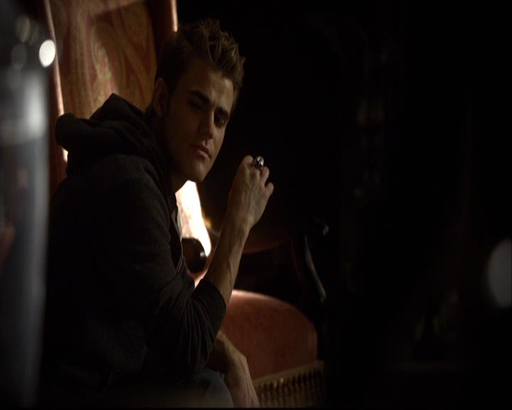 VampireDiariesWorld-dot-org_2x04MemoryLane0447.jpg