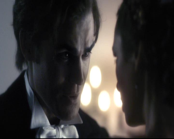 VampireDiariesWorld-dot-org_2x04MemoryLane0912.jpg