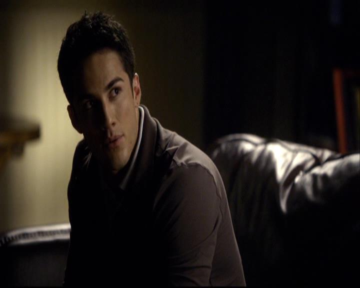 VampireDiariesWorld-dot-org_2x05KillOrBeKilled1226.jpg