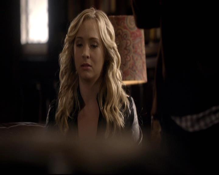 VampireDiariesWorld-dot-org_2x07Masquerade0019.jpg