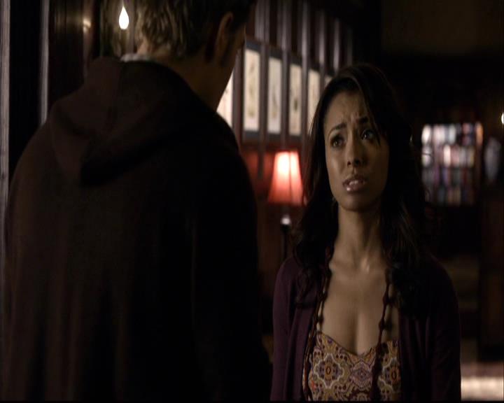 VampireDiariesWorld-dot-org_2x07Masquerade0335.jpg