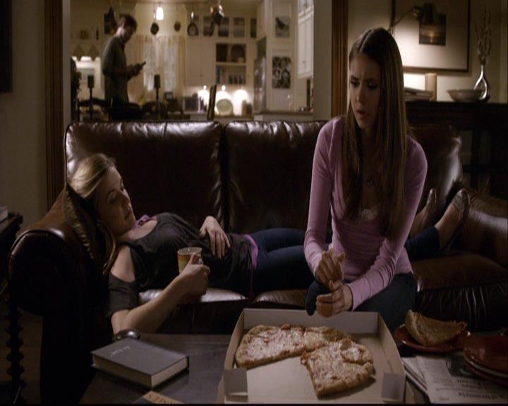 VampireDiariesWorld-dot-org_2x07Masquerade0724.jpg