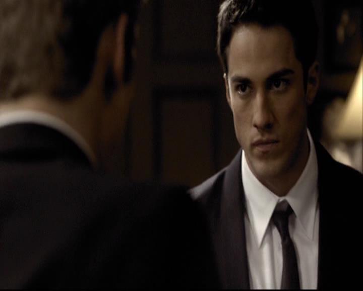 VampireDiariesWorld-dot-org_2x07Masquerade1486.jpg