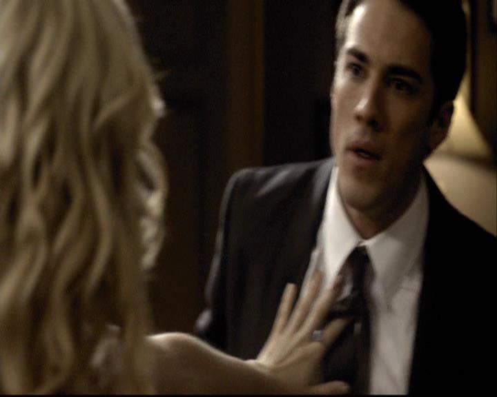 VampireDiariesWorld-dot-org_2x07Masquerade1511.jpg