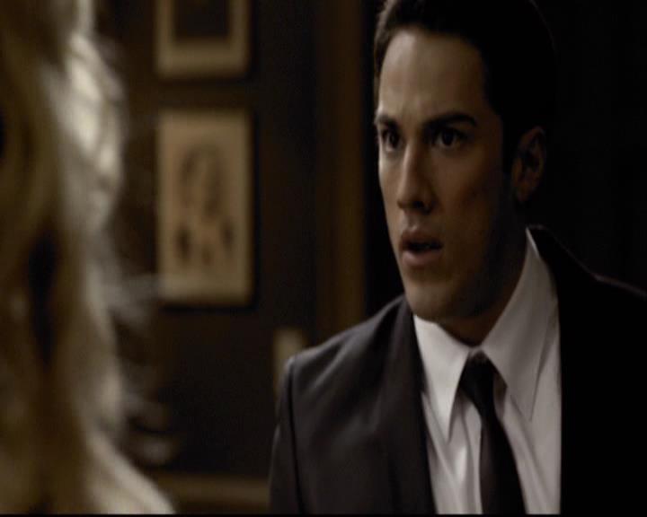VampireDiariesWorld-dot-org_2x07Masquerade1517.jpg