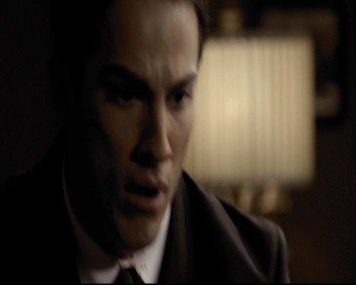 VampireDiariesWorld-dot-org_2x07Masquerade1544.jpg