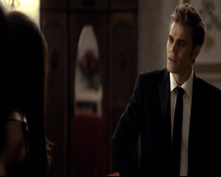 VampireDiariesWorld-dot-org_2x07Masquerade1615.jpg