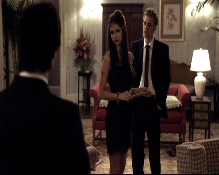 VampireDiariesWorld-dot-org_2x07Masquerade1621.jpg