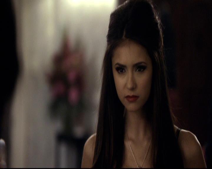 VampireDiariesWorld-dot-org_2x07Masquerade1625.jpg