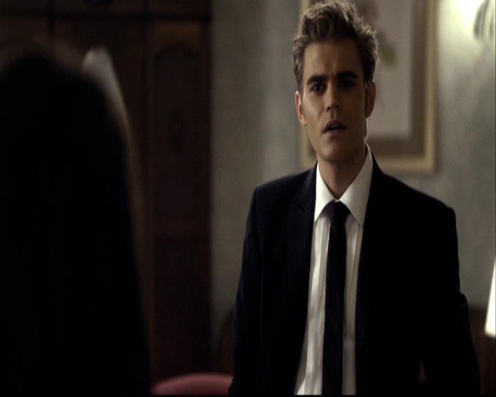 VampireDiariesWorld-dot-org_2x07Masquerade1640.jpg