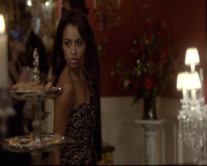 VampireDiariesWorld-dot-org_2x07Masquerade1692.jpg