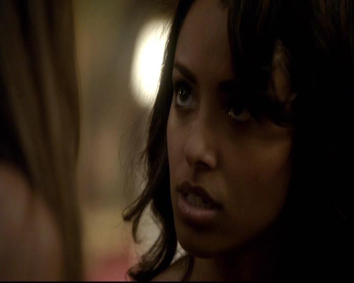 VampireDiariesWorld-dot-org_2x07Masquerade1717.jpg