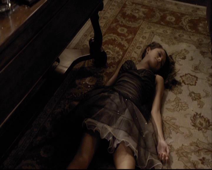 VampireDiariesWorld-dot-org_2x07Masquerade1853.jpg