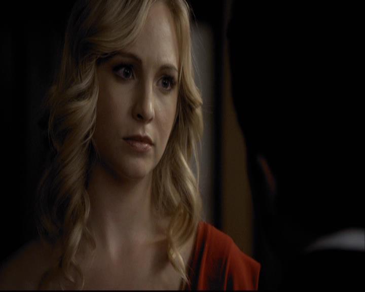 VampireDiariesWorld-dot-org_2x07Masquerade1927.jpg