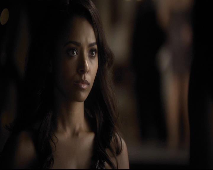 VampireDiariesWorld-dot-org_2x07Masquerade1949.jpg