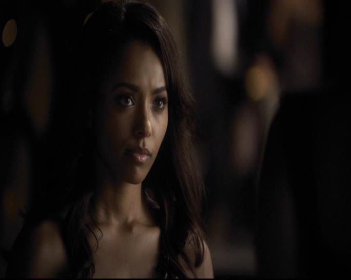VampireDiariesWorld-dot-org_2x07Masquerade1961.jpg