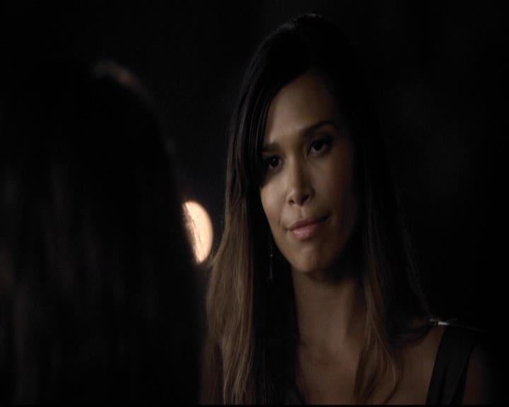 VampireDiariesWorld-dot-org_2x07Masquerade2010.jpg