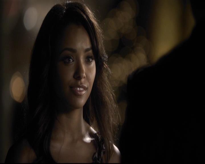 VampireDiariesWorld-dot-org_2x07Masquerade2043.jpg