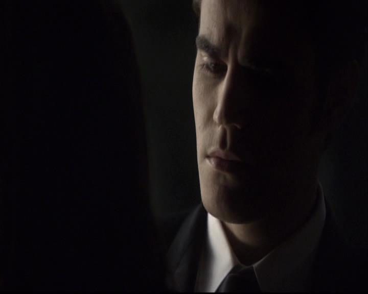 VampireDiariesWorld-dot-org_2x07Masquerade2090.jpg