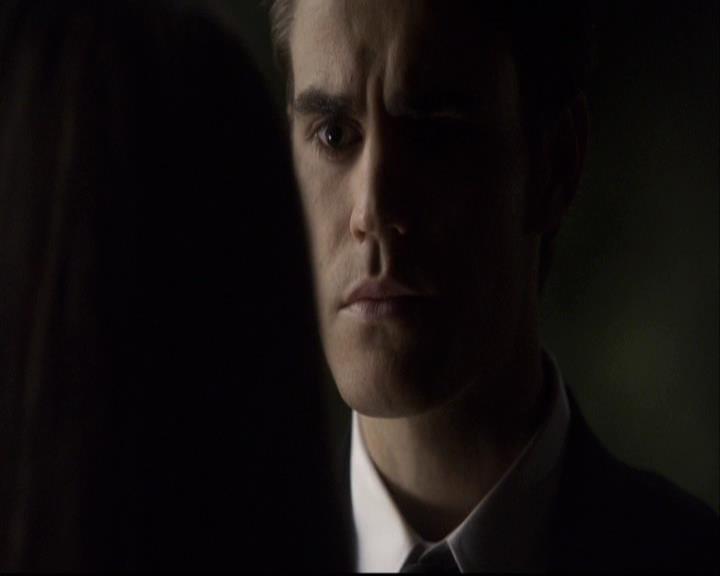 VampireDiariesWorld-dot-org_2x07Masquerade2120.jpg