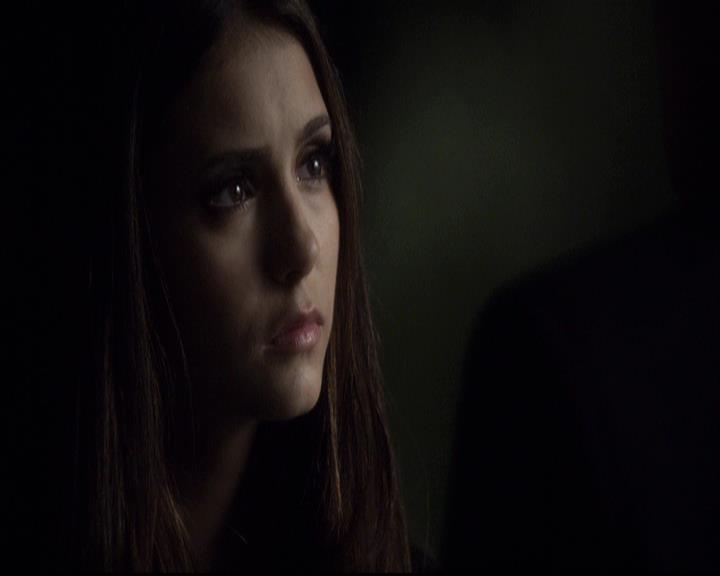 VampireDiariesWorld-dot-org_2x07Masquerade2122.jpg