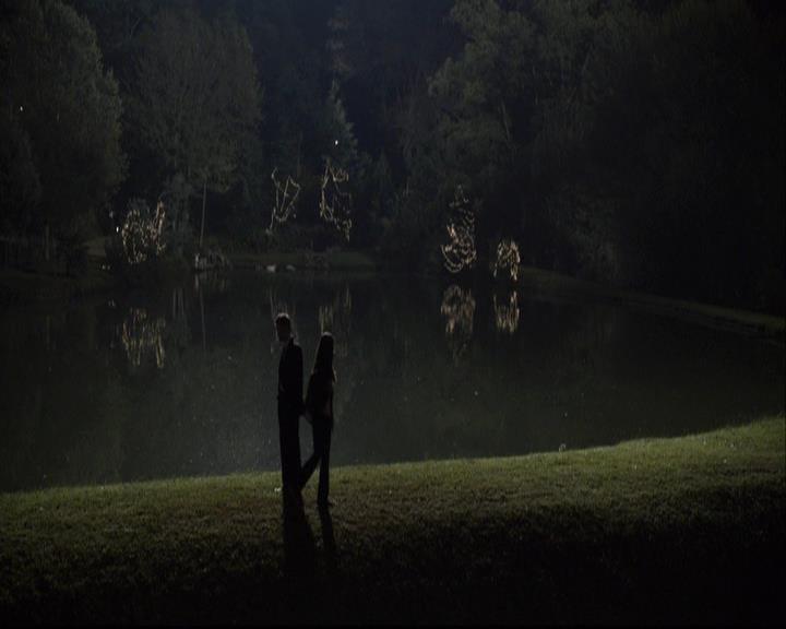 VampireDiariesWorld-dot-org_2x07Masquerade2131.jpg