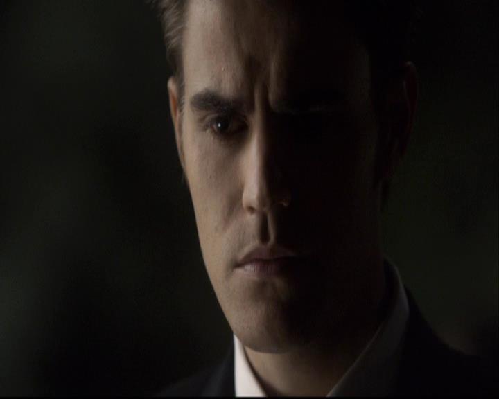 VampireDiariesWorld-dot-org_2x07Masquerade2140.jpg