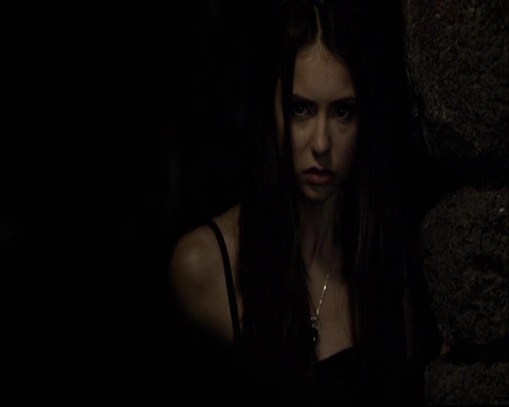 VampireDiariesWorld-dot-org_2x07Masquerade2201.jpg
