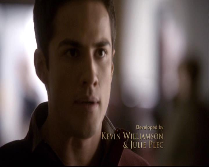 VampireDiariesWorld-dot-org_2x08Rose0237.jpg
