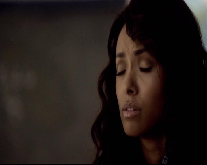VampireDiariesWorld-dot-org_2x08Rose0537.jpg
