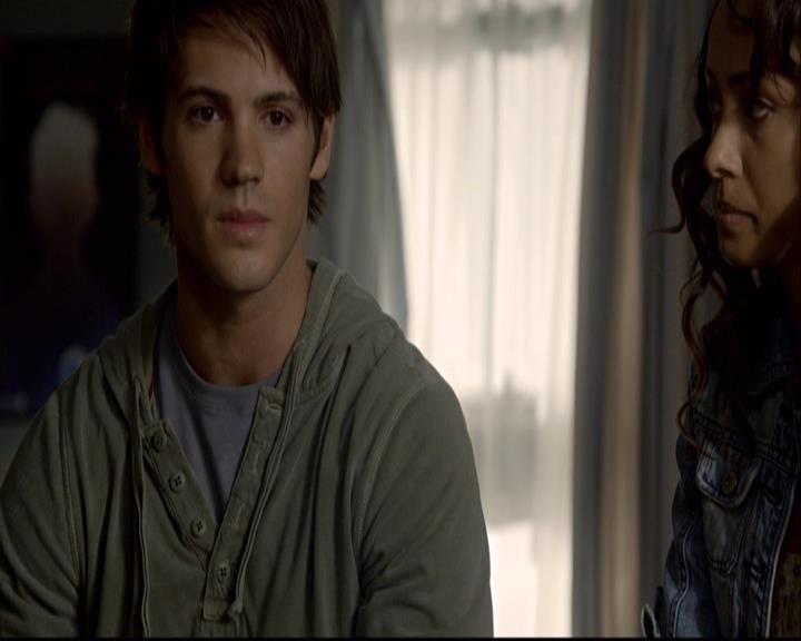 VampireDiariesWorld-dot-org_2x08Rose0770.jpg