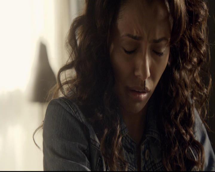 VampireDiariesWorld-dot-org_2x08Rose0837.jpg