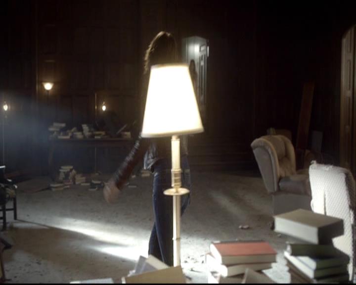 VampireDiariesWorld-dot-org_2x08Rose0860.jpg