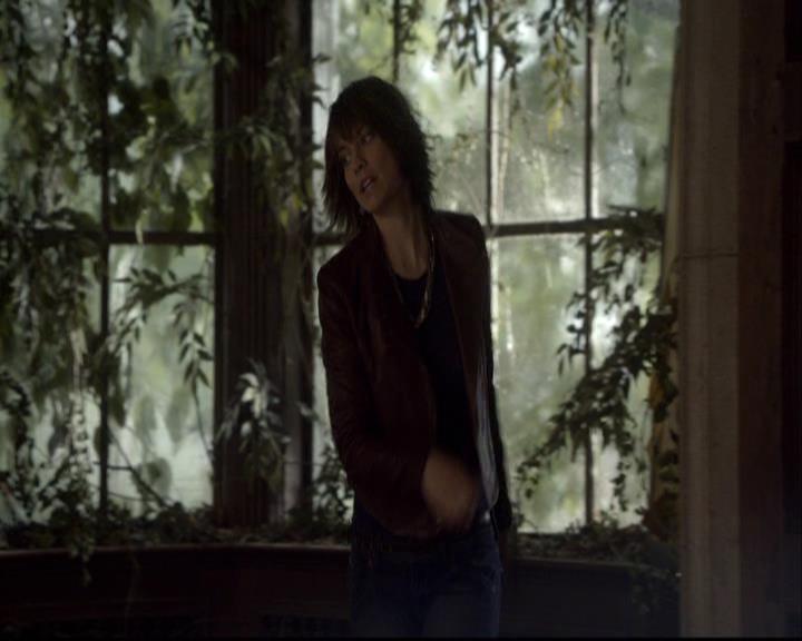VampireDiariesWorld-dot-org_2x08Rose0871.jpg